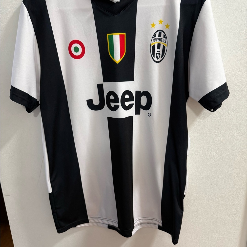 Juventus FC Jeep Pjanic  #5 Jersey Size S‎